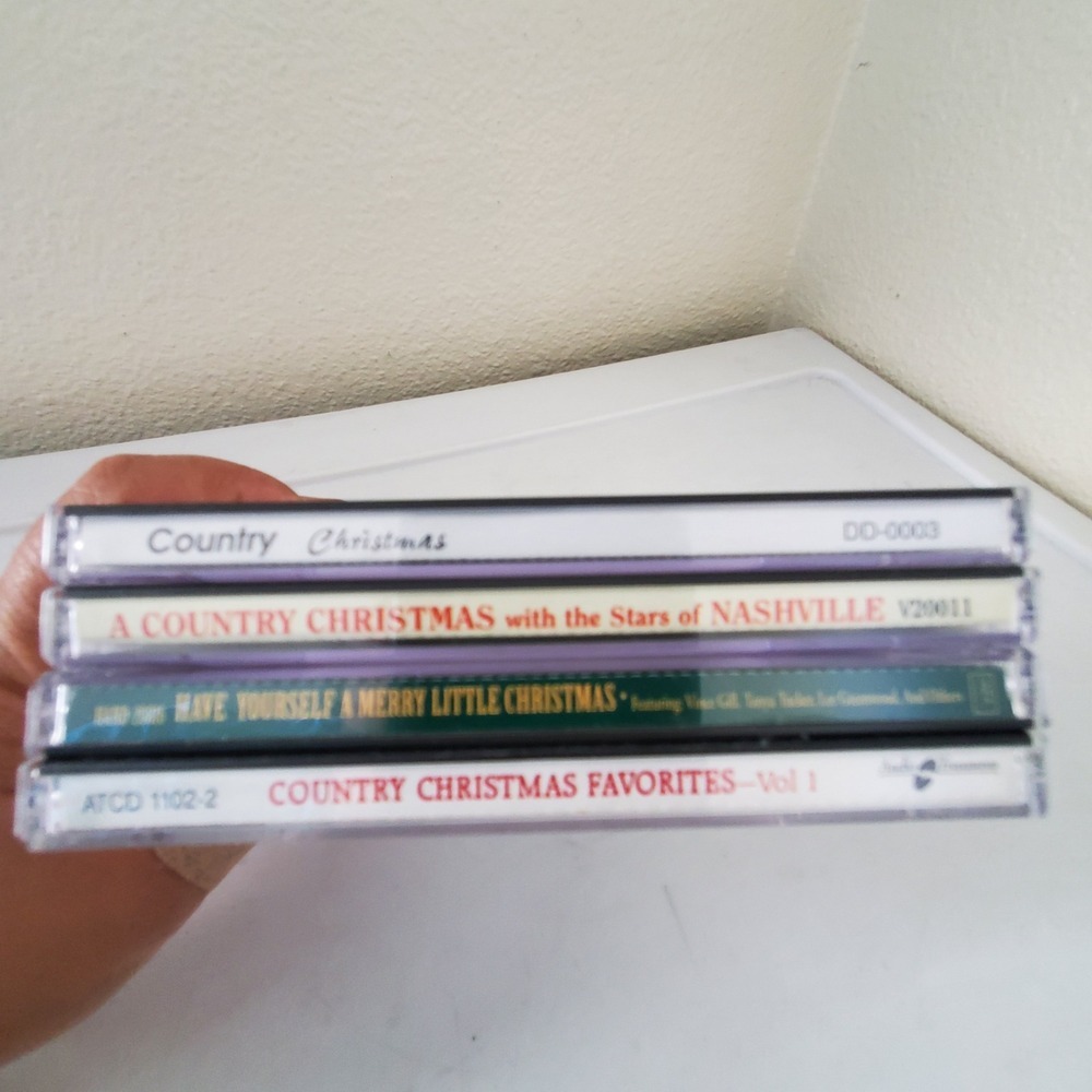 Country Christmas CD Lot of 4 Nashville Stars Merle Haggard Vince Gill 90s Music